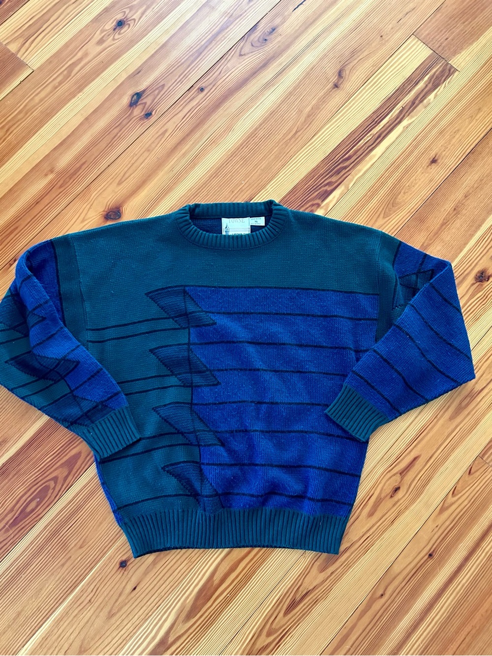 Vintage London Fog Men's Green and Blue Geometric Crewneck Sweater